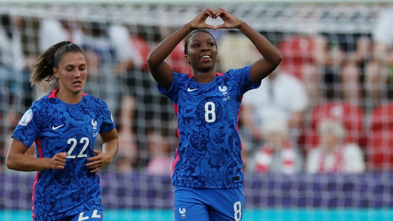 Grace Geyoro (right) celebrates France&#39;s fifth goal against Italy