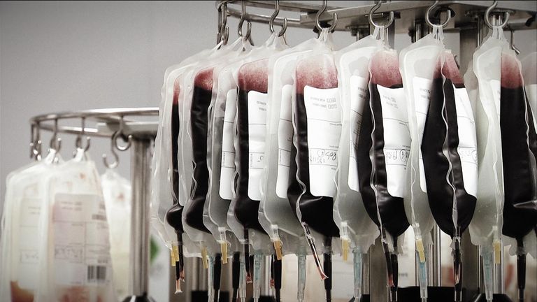 Government offers £100,000 to victims of infected blood scandal