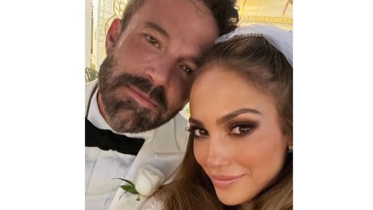 Jennifer Lopez and Ben Affleck. Pic: On The JLo