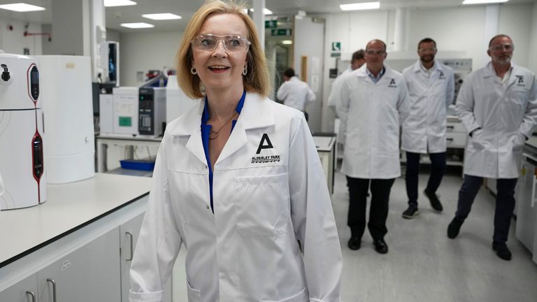 Liz Truss speaks to scientists during a campaign visit to the life sciences lab at Alderley Park in Manchester, as part of her campaign to become leader of the Conservative Party and next prime minister.  Date taken: Wednesday, August 10, 2022.