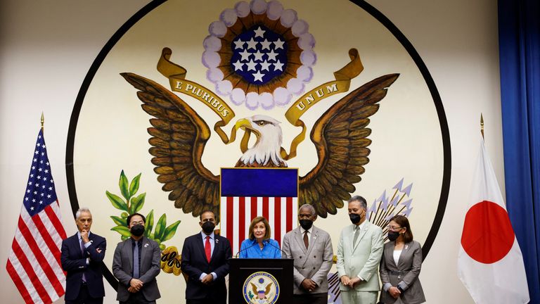 US House of Representatives Speaker Nancy Pelosi attends a news conference with US Ambassador to Japan Rahm Emanuel and US House of Representatives Andy Kim (D-NJ), Raja Krishnamoorthi (D-IL), Gregory Meeks ( D-NY), Mark Takano (D-CA) and Suzan DelBene (D-WA), at the US Embassy in Tokyo, Japan August 5, 2022. REUTERS / Issei Kato