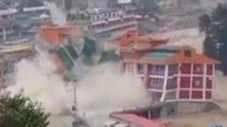 Floods destroy iconic hotel in Pakistan