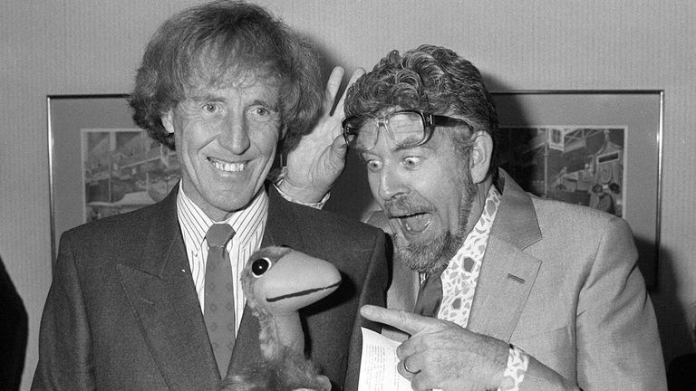 Harris with entertainer Rod Hull and Emu in 1987