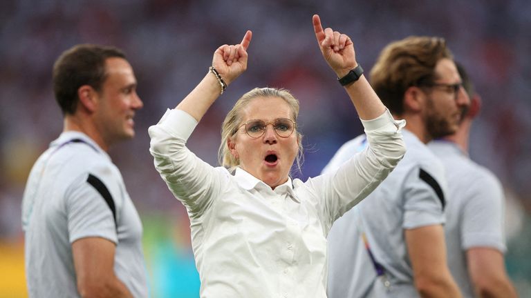 Soccer Football - Women&#39;s Euro 2022 - Final - England v Germany - Wembley Stadium, London, Britain - July 31, 2022 England manager Sarina Wiegman celebrates winning the Women&#39;s Euro 2022 final after the match REUTERS/Molly Darlington TPX IMAGES OF THE DAY