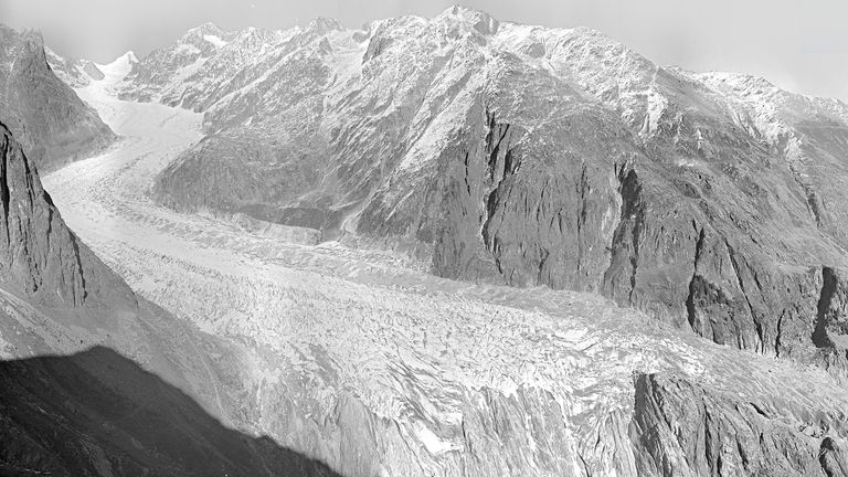 Fieschergletscher Glacier in 1928. Photo: swisstopo and VAW / ETH Zurich