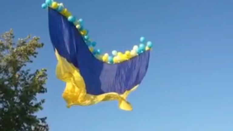 Soldiers Use Balloons to Fly Huge Ukrainian Flag in Frontline City of Avdiivka
