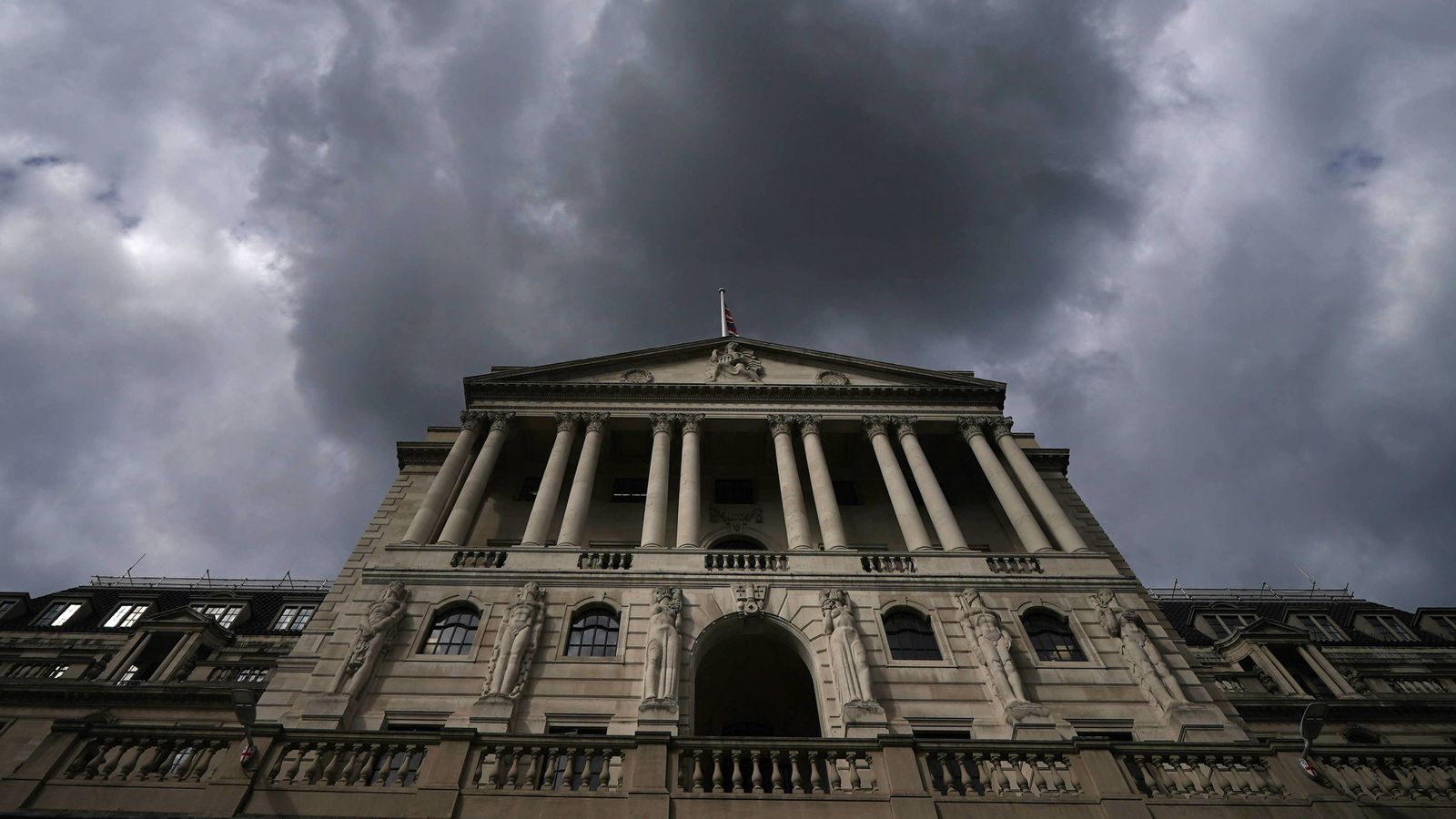 Bank of England doubles the potential value of daily government bond purchases to prevent Friday cliff edge