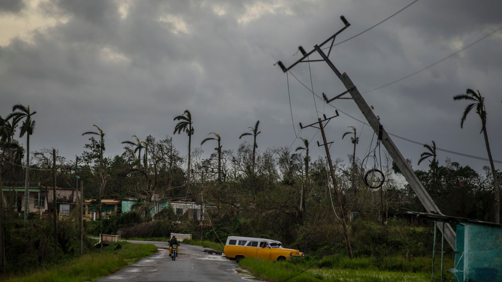 Hurricane Ian leaves 11 million in Cuba without electricity as it heads towards Florida