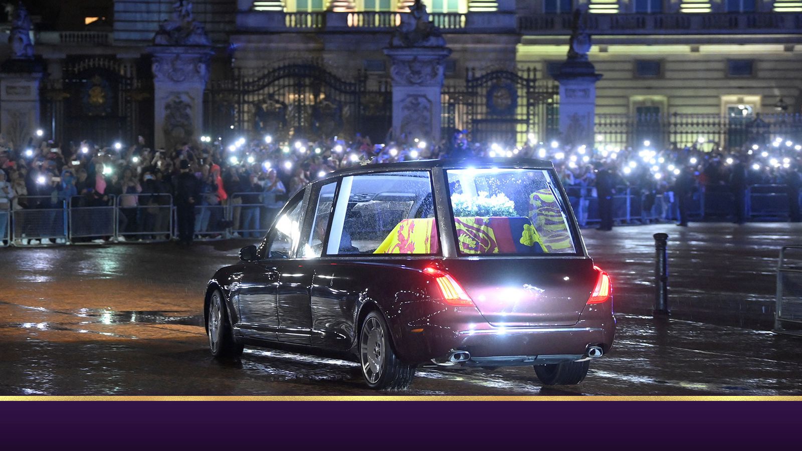 Queens Coffin Arrives At Buckingham Palace As Thousands Cheer Patabook News 