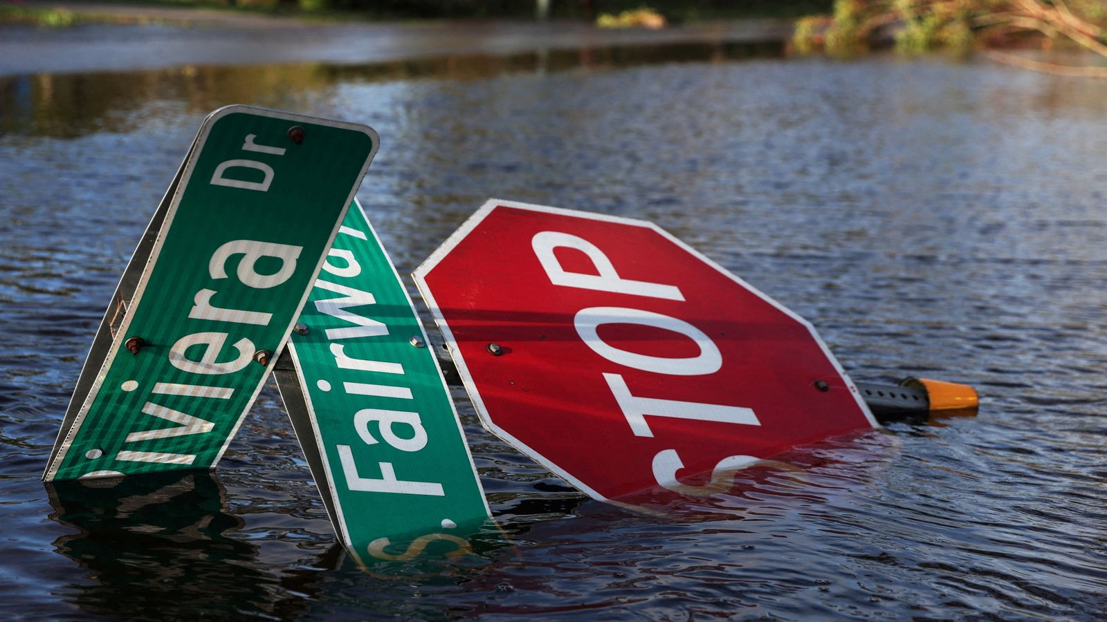 Hurricane Ian strengthens and set to make landfall again - number of deaths in Florida is uncertain