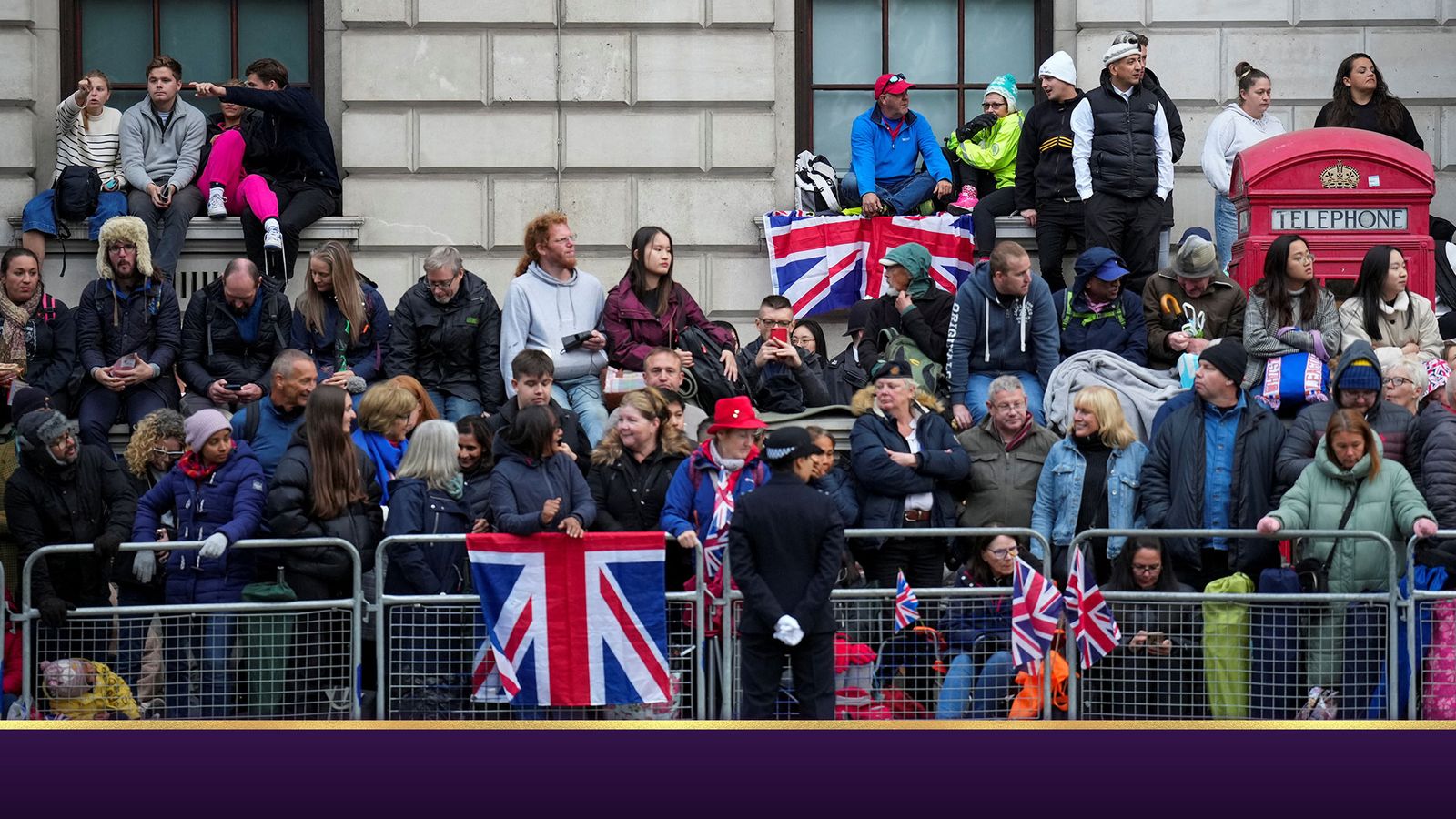 watch-live-huge-crowds-in-london-for-queen-s-funeral-uk-news-sky-news