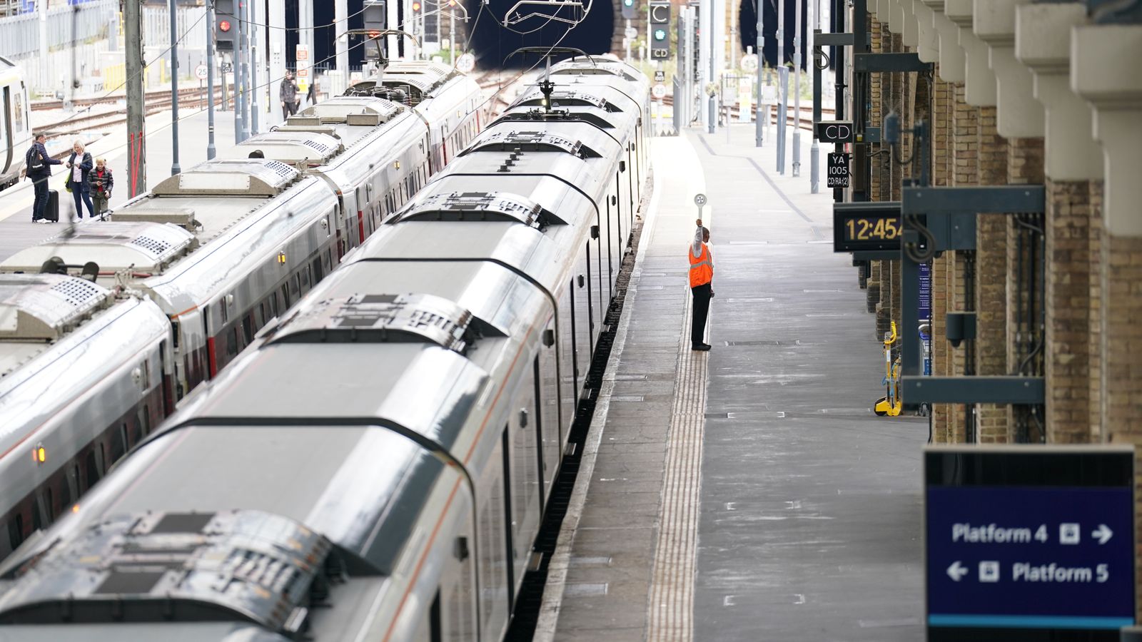 Les conducteurs de train de 12 entreprises repartiront en grève plus tard ce mois-ci |  Nouvelles du Royaume-Uni