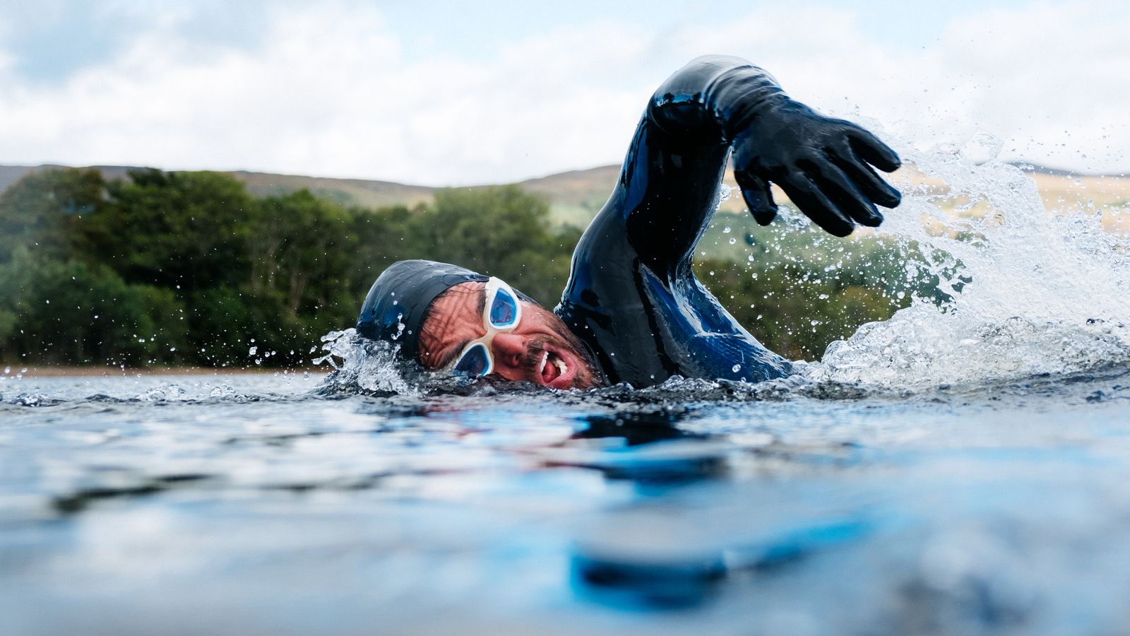 Extreme adventurer swims continuously for more than two days to break Loch Ness record
