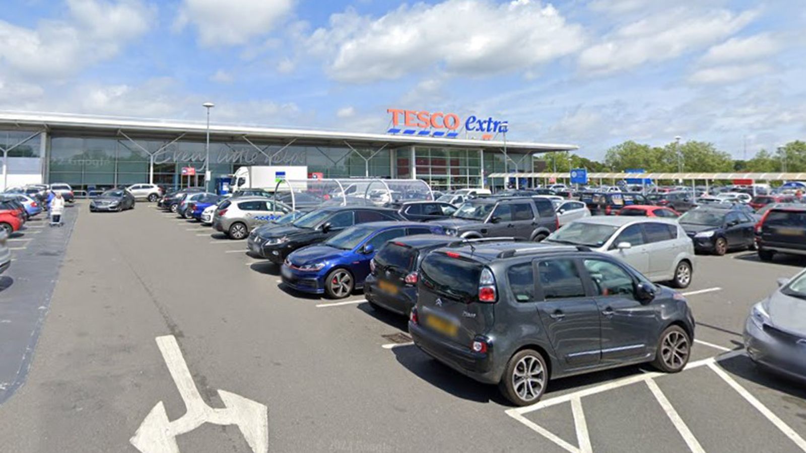 Pensioner killed in hit-and-run in Tesco car park in north London | UK News