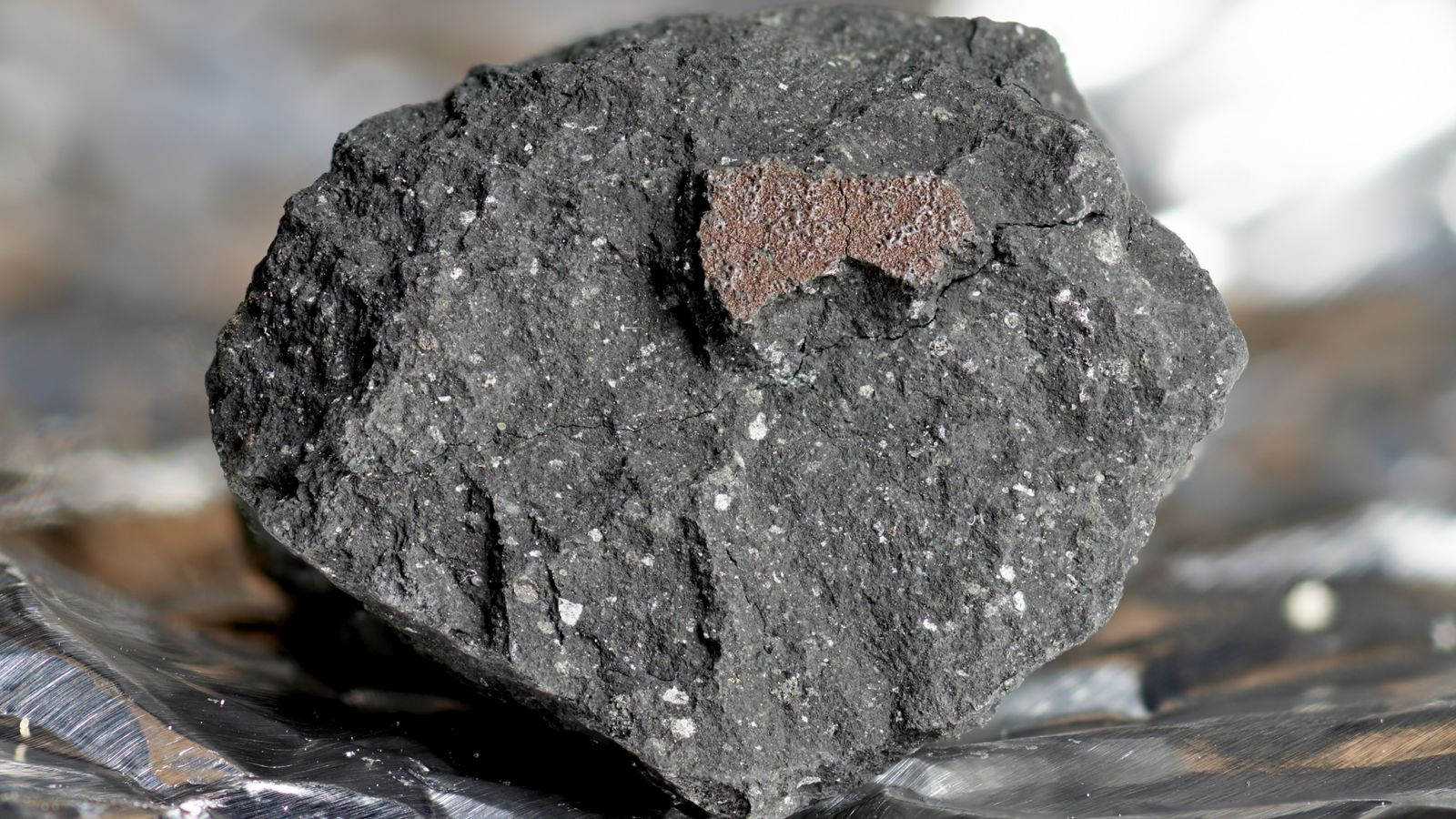 Air asing pertama kali ditemukan di meteorit yang mendarat di Inggris |  Berita Inggris