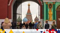 People walk towards St. Basil&#39;s Cathedral and Red Square in central Moscow, Russia September 21, 2022. REUTERS/Evgenia Novozhenina
