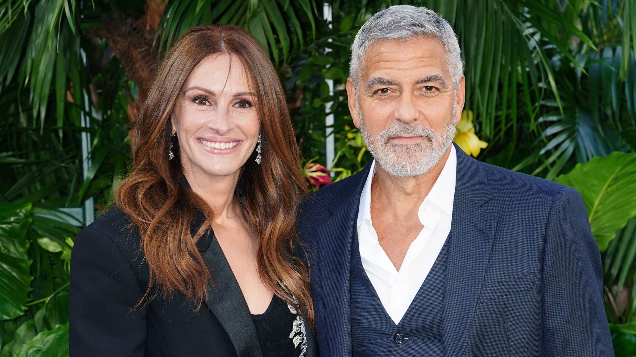 Julia Roberts Says George Clooney & His Family Saved Her From 'Loneliness  And Despair' While Filming 'Ticket To Paradise' – Deadline