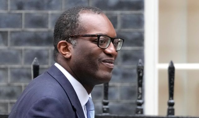 Liz Truss's 'favourite' economist says chancellor 'took his eye off ball' and 'overstepped the mark' with mini-budget - Vimarsana News