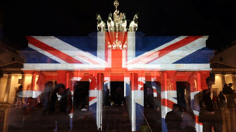 The Brandenburg Gate is illuminated with the Union Jack flag following the Queen&#39;s death