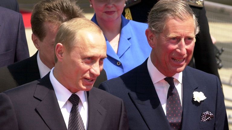 Vladimir Poutine et Charles photographiés ensemble en 2003