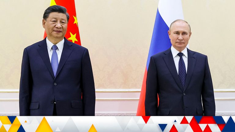 Chinese President Xi Jinping and Russian President Vladimir Putin pose for a photo on the sidelines of the Shanghai Cooperation Organization (SCO) summit in Samarkand, Uzbekistan.  Pic: AP