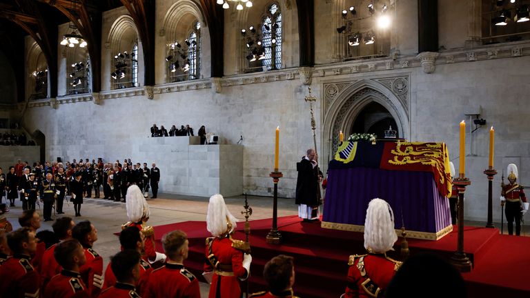 Procession with the coffin of Britain&#39;s Queen Elizabeth arrives at Westminster Hall from Buckingham Palace for her lying in state, in London, Britain, September 14, 2022. REUTERS/Alkis Konstantinidis/Pool
