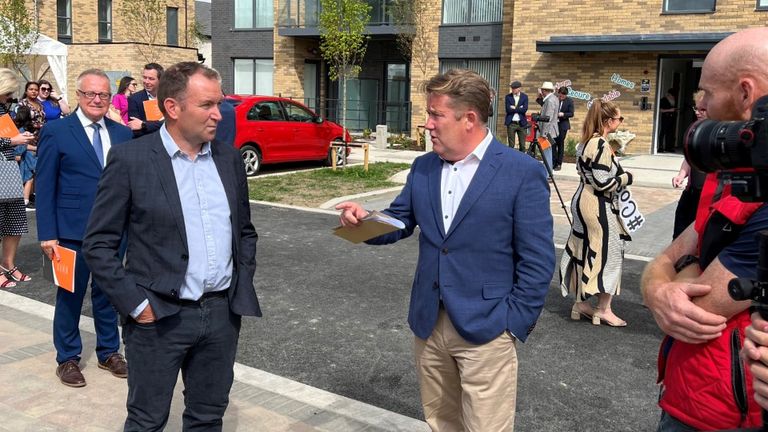Darragh O’Brien (right), Minister for Housing at the launch of a new housing project. 