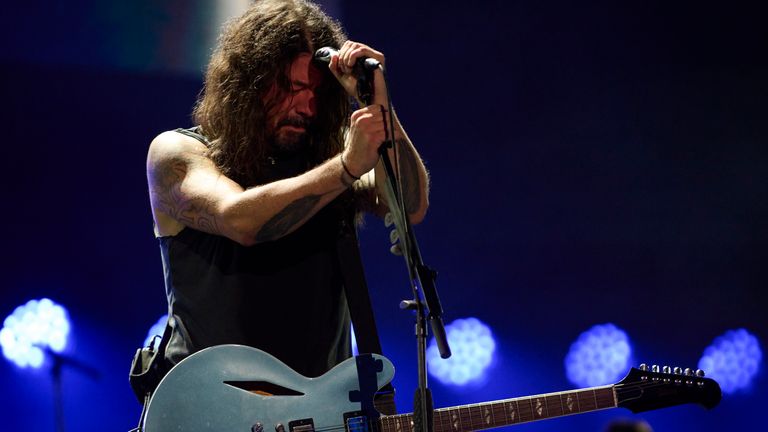 Dave Grohl pays tribute to Taylor Hawkins at Wembley Stadium.  Photo: Scarlet Page