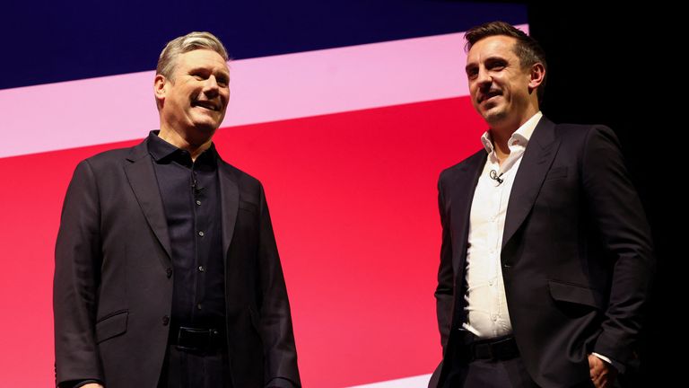 Britain&#39;s Labour Party leader Keir Starmer and Former footballer Gary Neville attend Britain&#39;s Labour Party&#39;s annual conference in Liverpool, Britain, September 26, 2022. REUTERS/Henry Nicholls

