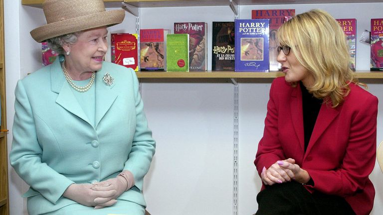 JK Rowling with the Queen in March 2001