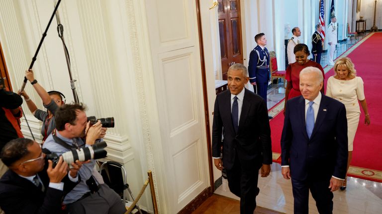 Le président Biden, le président Obama, Jill Biden et Michelle Obama à la Maison Blanche