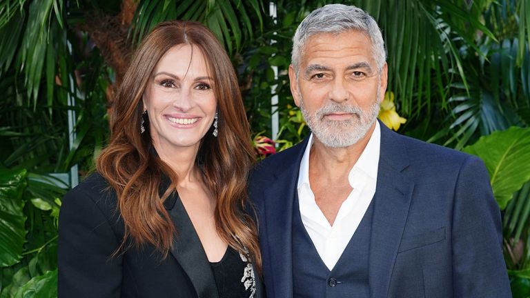Julia Roberts and George Clooney at world premiere of Ticket to Paradise