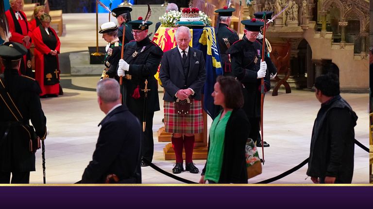 King Charles III and other members of the royal family held a vigil at St Giles & # 39;  Cathedral, Edinburgh, in honor of Queen Elizabeth II as members of the public walk past.  Date taken: Monday, September 12, 2022.