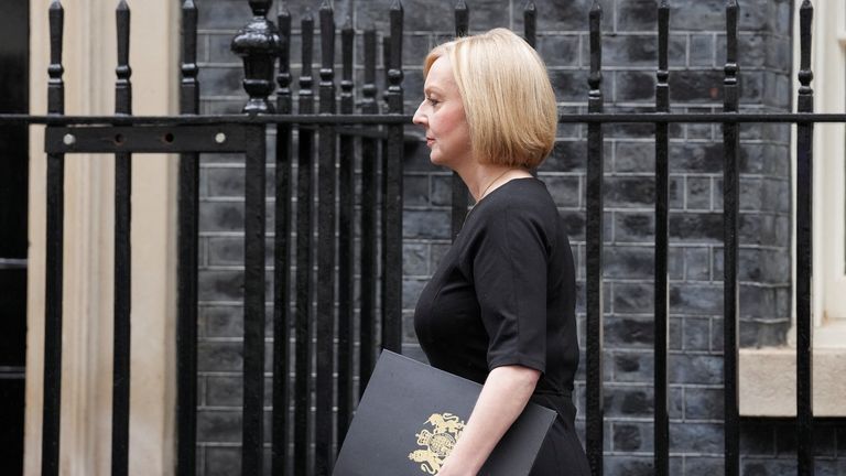 British Prime Minister Liz Truss walks outside 10 Downing Street, following the passing of Britain&#39;s Queen Elizabeth, in London, Britain, September 9, 2022. REUTERS/Maja Smiejkowska

