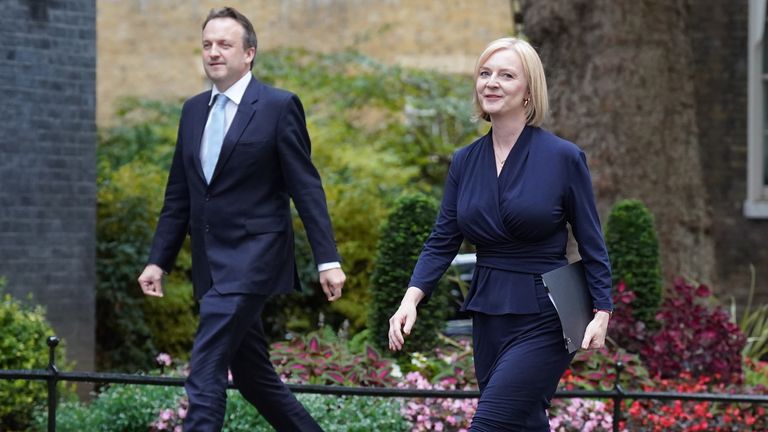 New Prime Minister Liz Truss and her husband Hugh O&#39;Leary arrive in Downing Street, London, after meeting Queen Elizabeth II and accepting her invitation to become Prime Minister and form a new government. Picture date: Tuesday September 6, 2022.