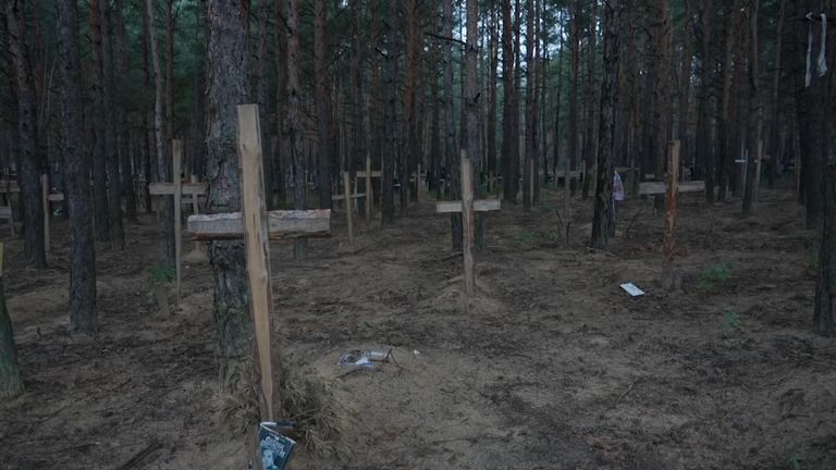 Mass burial site is dicovered in Izyum