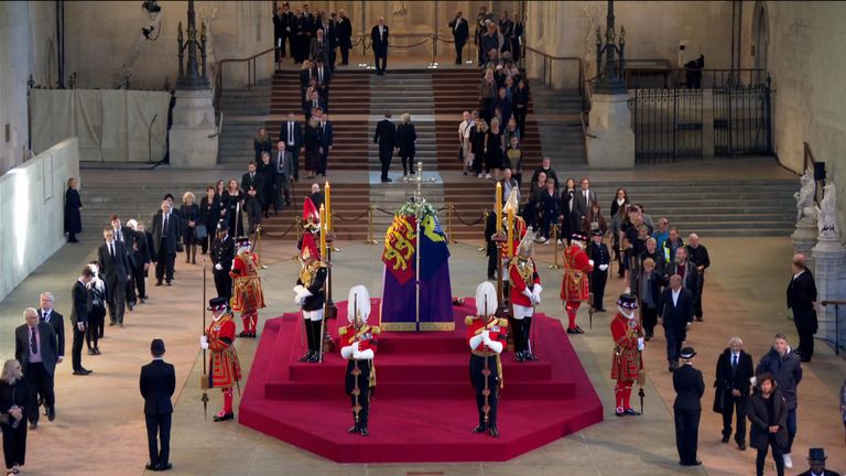 People file past Queen as she lies in state