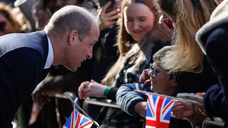 Britain&#39;s William, Prince of Wales greets people, while they queue to pay their respects to Britain&#39;s Queen Elizabeth, following her death, in London, Britain, September 17, 2022. REUTERS/John Sibley