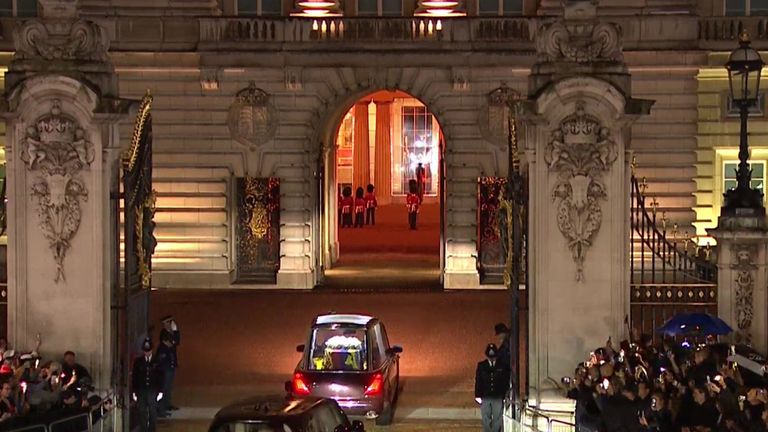 Queen enters buckingham Palace
