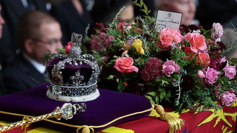 The coffin of Britain's Queen Elizabeth is carried on the day of the funeral and burial of Britain's Queen Elizabeth, at Westminster Abbey in London, Britain, September 19, 2022. REUTERS/Phil Noble/Swimming pool