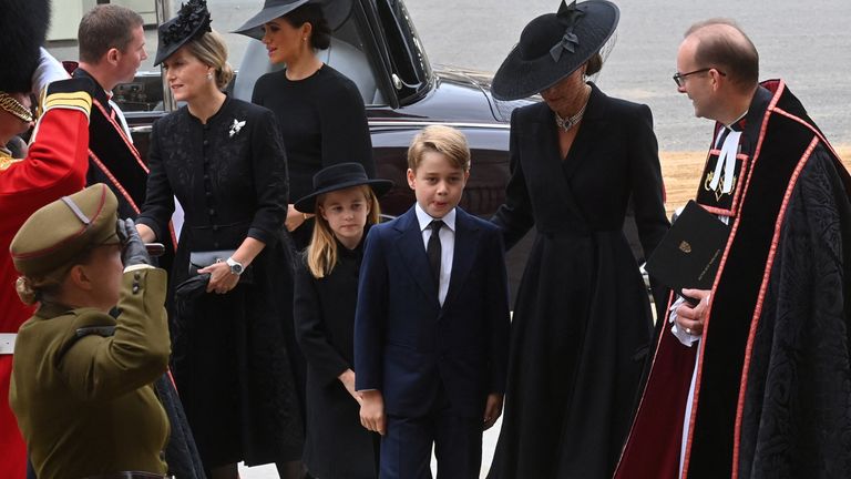 The funeral of Her Majesty the Queen at Westminster Abbey - West Door - Picture shows Prince George, Princess Charlotte and Catherine. Princess of Wales, September 19, 2022. Geoff Pugh/Pool via REUTERS