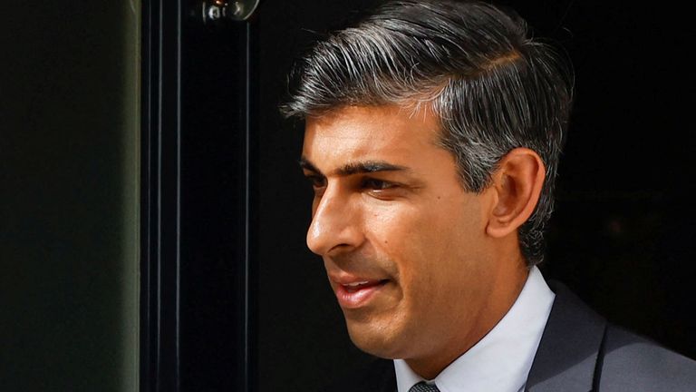 Former British Chancellor of the Exchequer and Conservative leadership candidate Rishi Sunak leaves his home in London, Britain September 5, 2022. REUTERS/John Sibley
