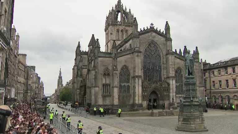 Joe Pike reports from St Giles Cathedral in Edinburgh, on the crowds watching the Queen&#39;s cortège 