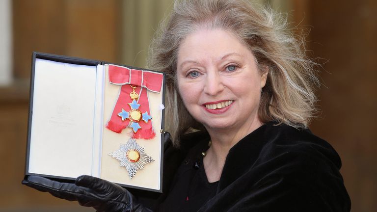 Author Hilary Mantel poses with her Commander of the British Empire (CBE) award at Buckingham Palace after an investiture ceremony by Prince Charles in London February 6, 2015. REUTERS/Philip Toscano/pool (BRITAIN - Tags: ROYALS SOCIETY ENTERTAINMENT)
