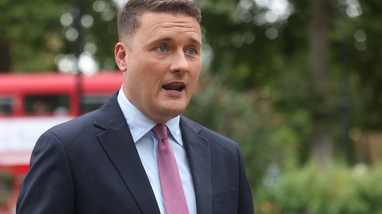 Shadow health secretray Wes Streeting speaking to the media on College Green, outside the Houses of Parliament, Westminster, London, after it was announced Liz Truss is the new Conservative party leader, and will become the next Prime Minister. Picture date: Monday September 5, 2022.
