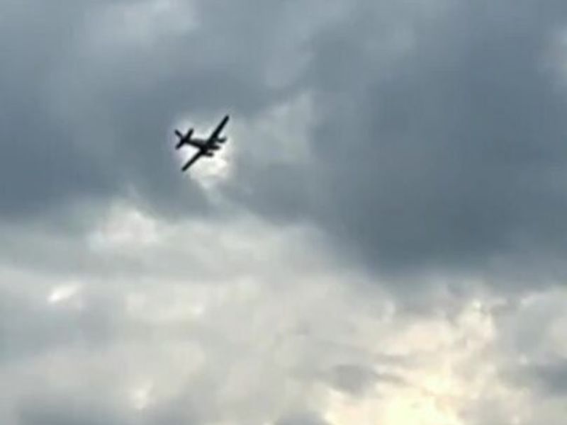 Plane threatening to crash into Mississippi store lands, pilot