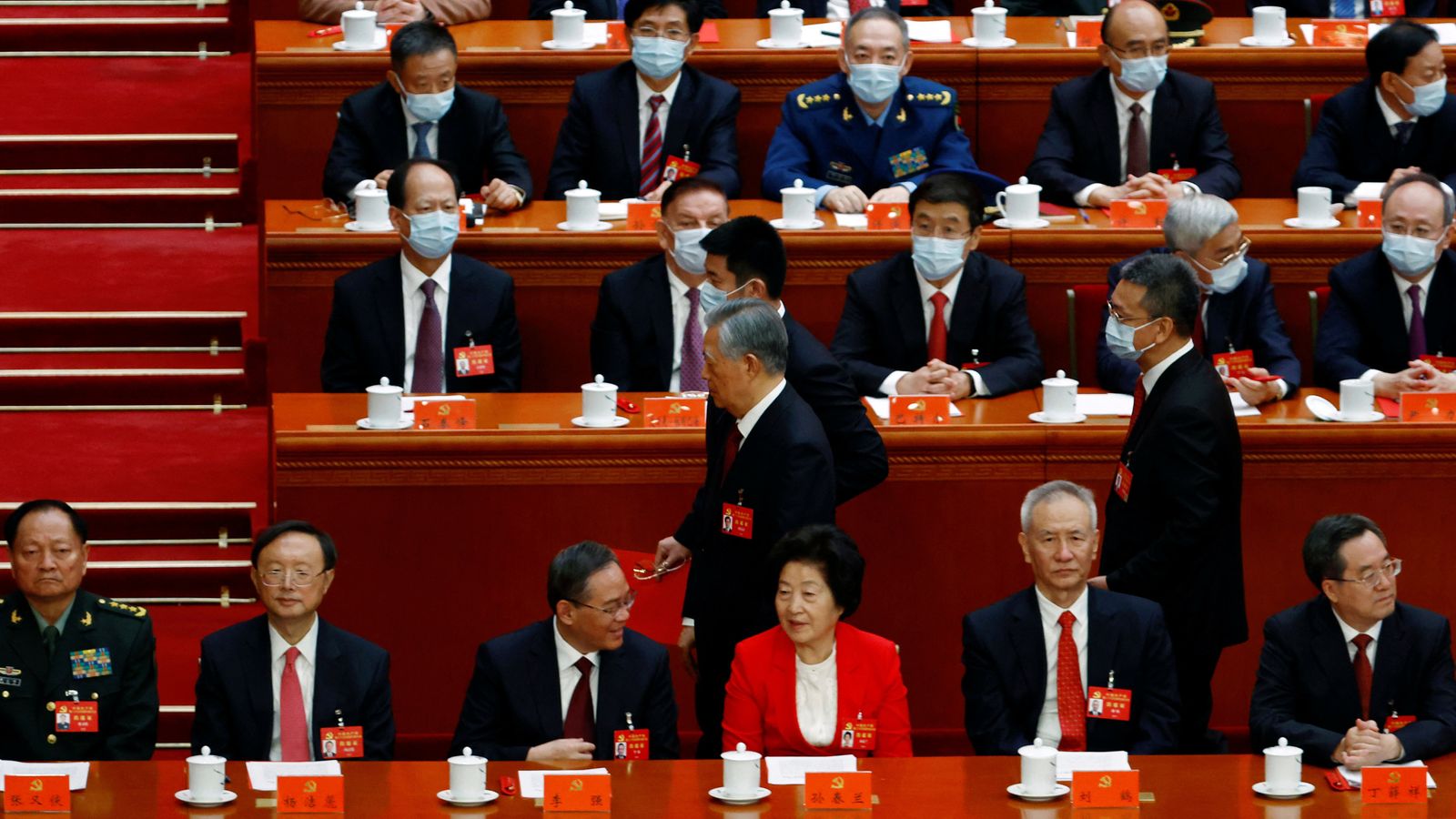 胡錦濤元中国国家主席が突然党大会を去った | 世界のニュース