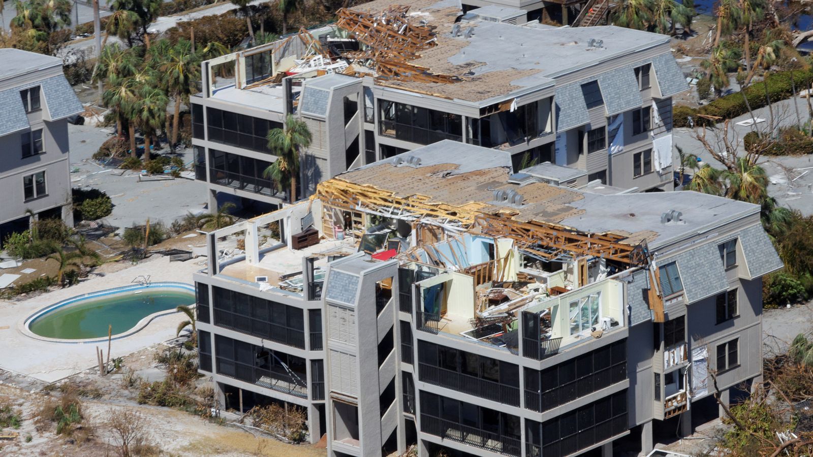 No calm after the storm as Floridians scramble for basics after Hurricane Ian