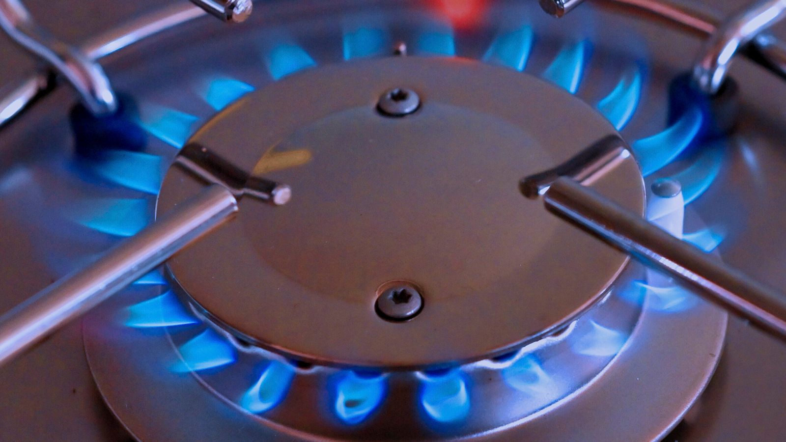 Energy price guarantee could cost taxpayer £140bn in 'extreme' scenario, market expert warns