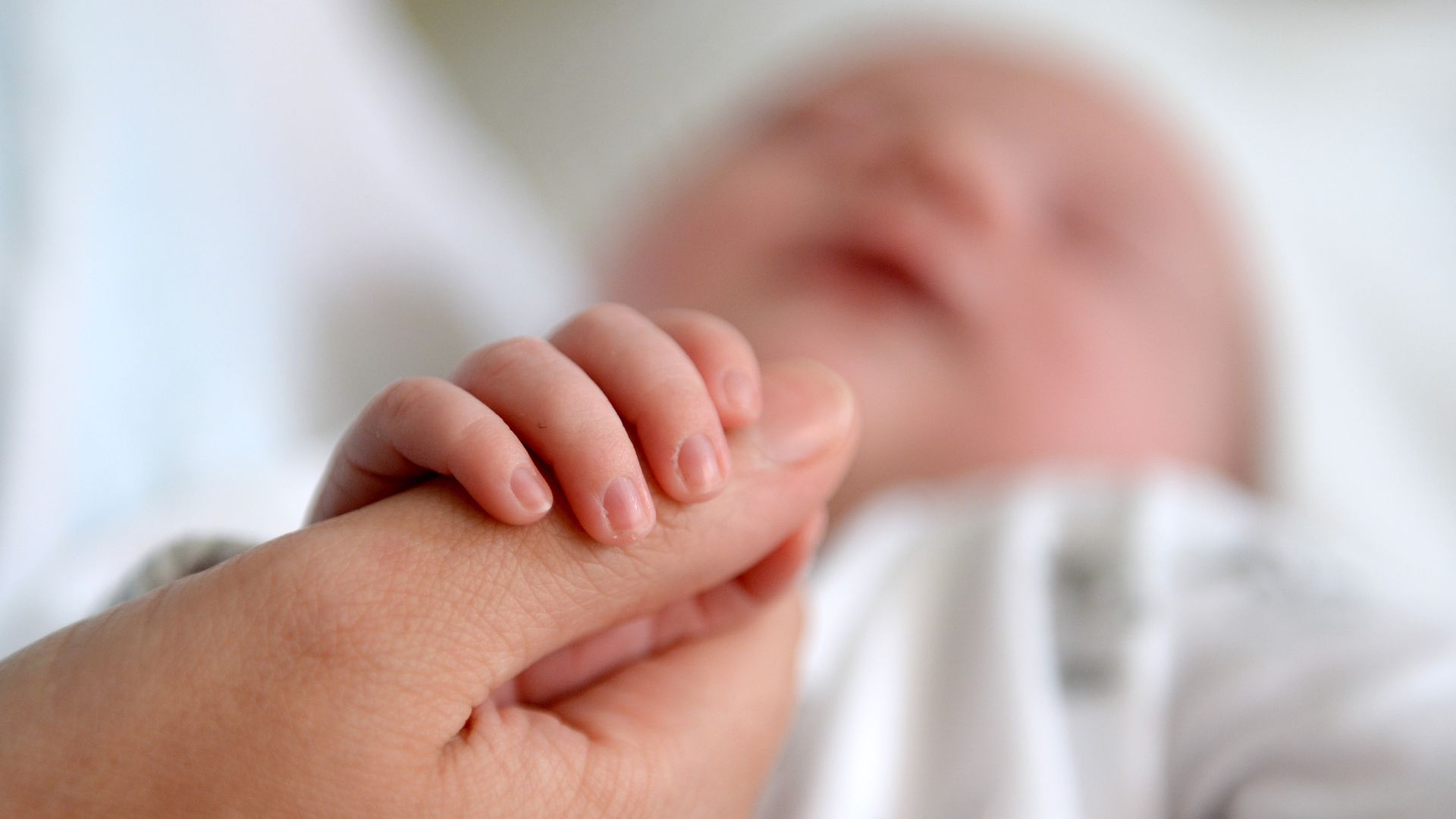 Singer welcomes plans to test newborns for debilitating muscle-wasting condition